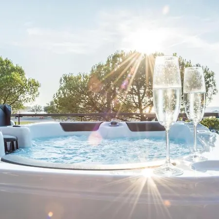 Floating House - Marina Relax Ferienhaus *