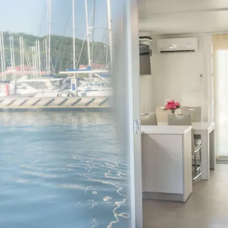 Floating House - Marina Relax בית נופש *