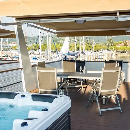 Floating House - Marina Relax