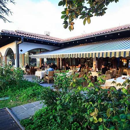 بيت للعطل Floating House - Marina Relax *