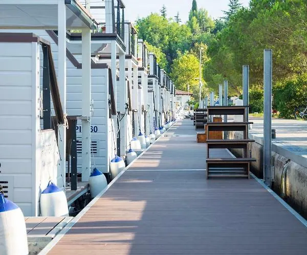 Floating House - Marina Relax بيت للعطل بورتوروز