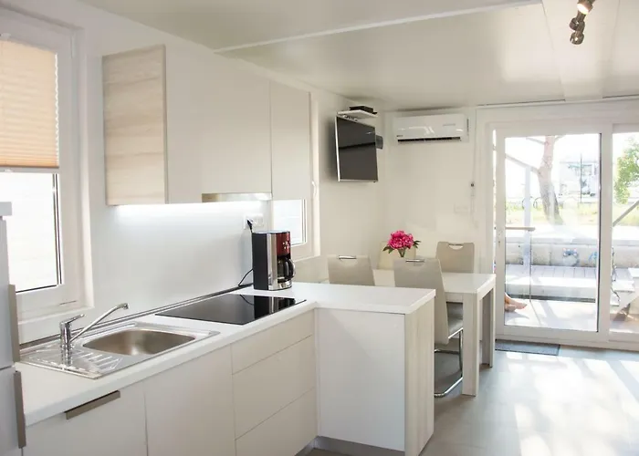 Floating House - Marina Relax بيت للعطل بورتوروز