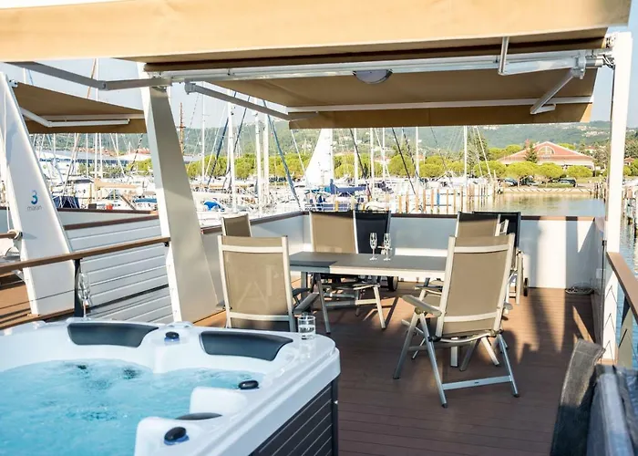 Floating House - Marina Relax