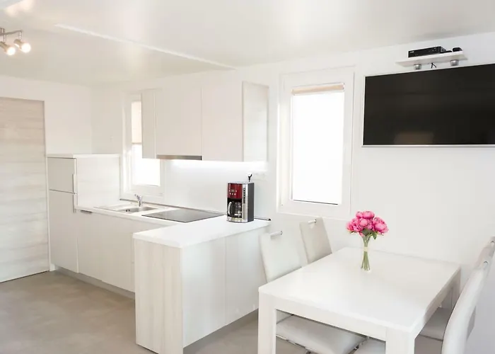 Hébergement de vacances Floating House - Marina Relax *