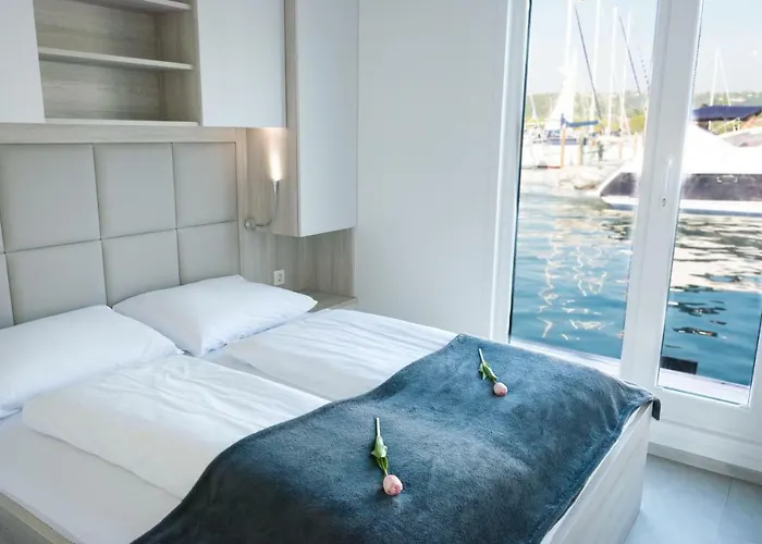 Floating House - Marina Relax